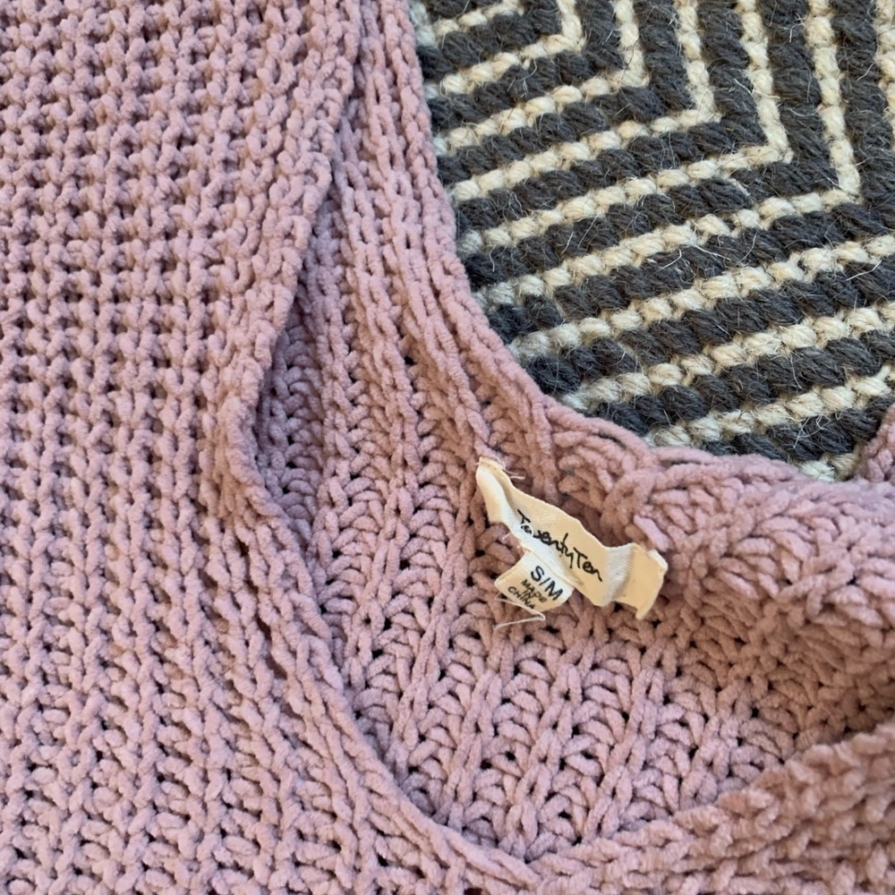 Oversized PinkBlush Sweater - Picture 3 of 4